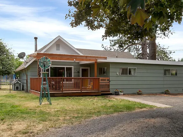 9955 Wells Landing Rd, Independence, OR 97351