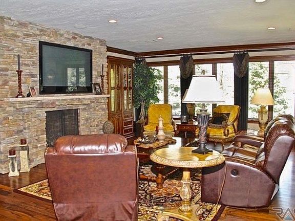 2nd image of 5700 S Shadow Wood Pl