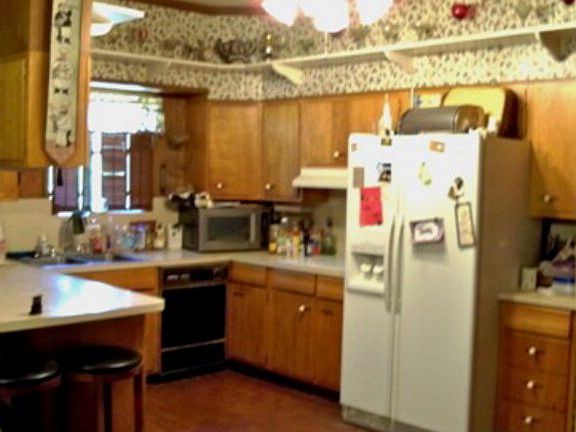 4th image of 2714 Sullivan Dr