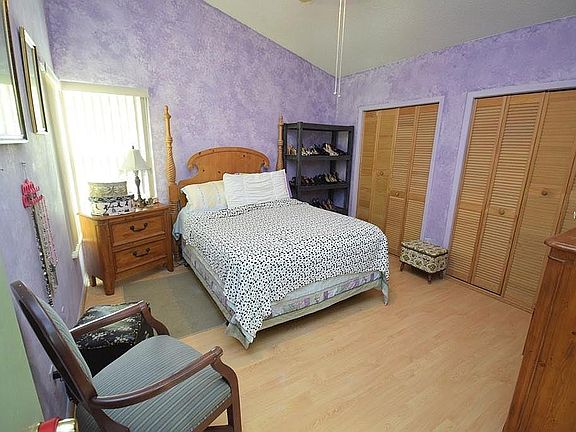 5th image of 809 Grenadier Dr