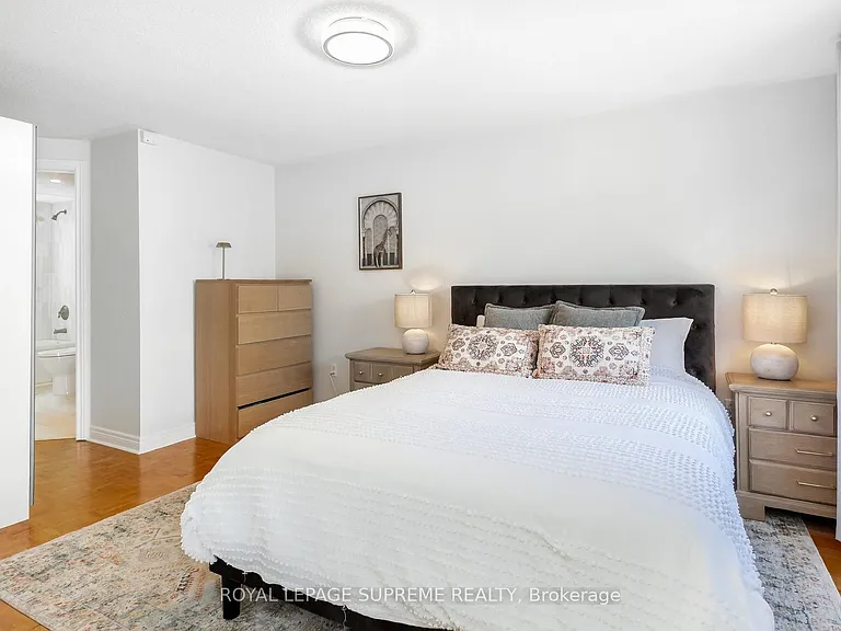 16 Lightbourn Ave — Photo 30
