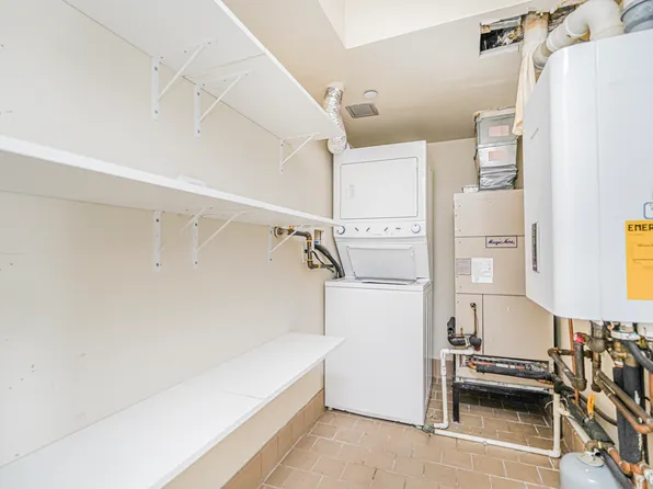 3165 Emmons Avenue image 29 of 33