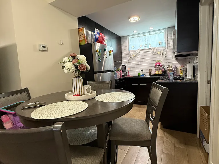 124 Perry Ave #1 — Photo 4