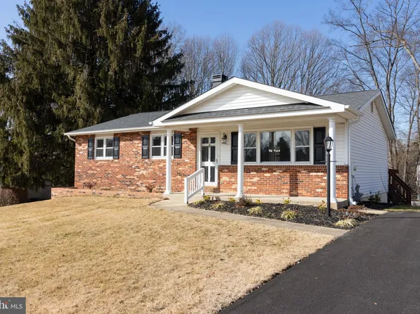 1604 Heather Hts, Sykesville, MD 21784