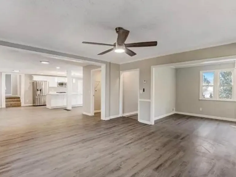 5250 Phoenix St — Photo 4
