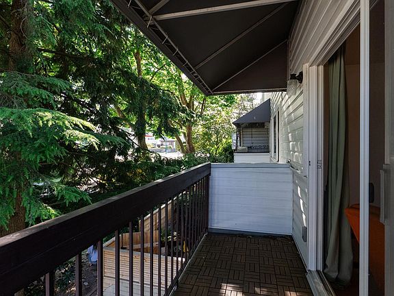 5th image of 2910 E Pender St #219