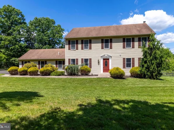 9 Middle Rd, Perkasie, PA 18944