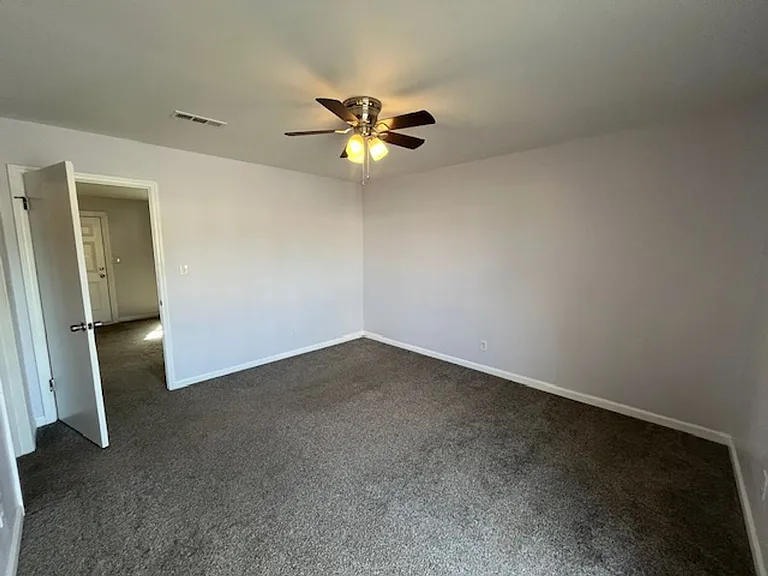 2548 Flint Dr — Photo 10