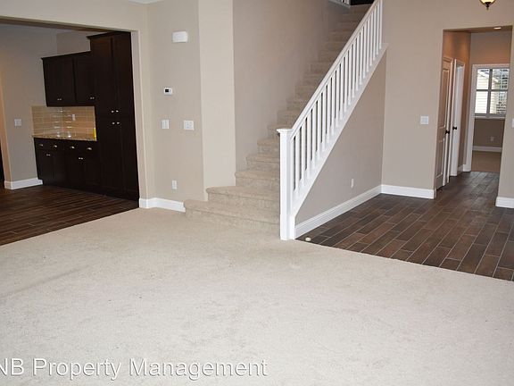 5th image of 1316 Larkspur Dr