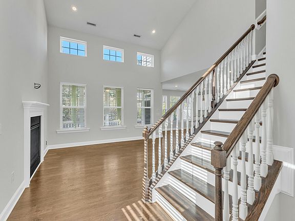 5th image of 406 Shale Creek Dr