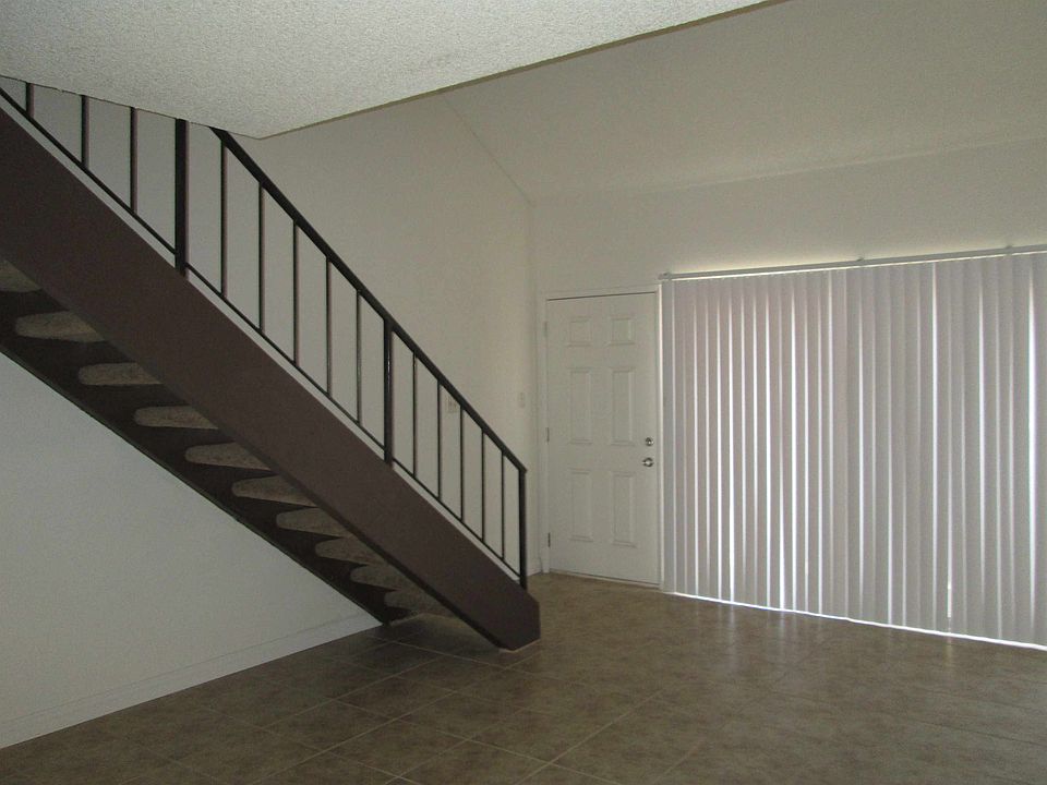 1st image of 932 Greenfield Ave