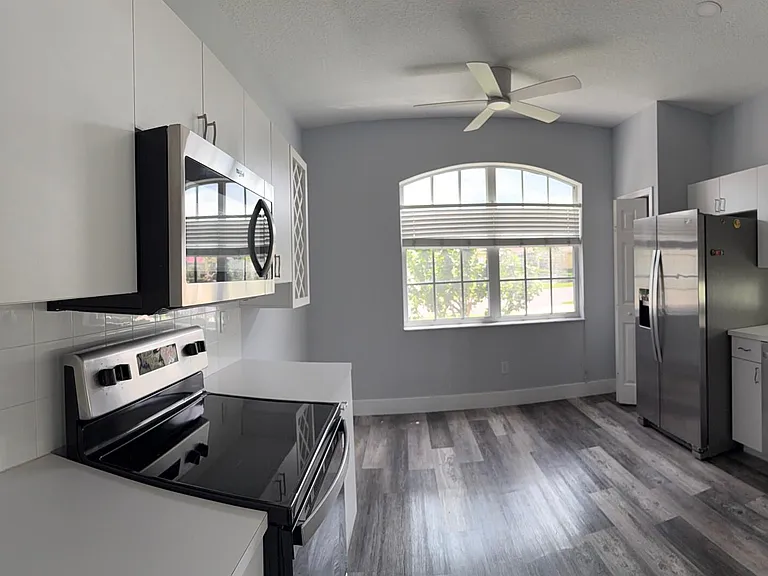 822 NW Sorrento Ln — Photo 6