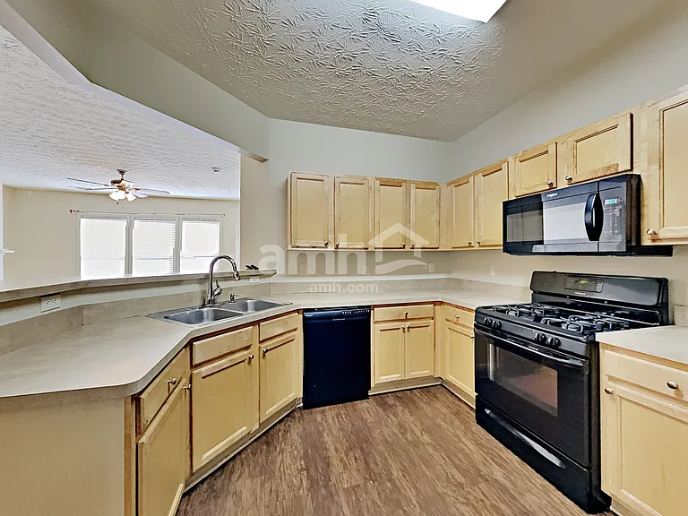 507 Pond Lillies Rd — Photo 3