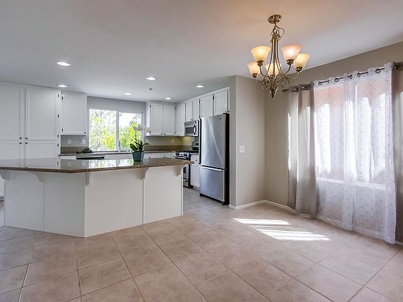 4th image of 1727 Creekside Ln