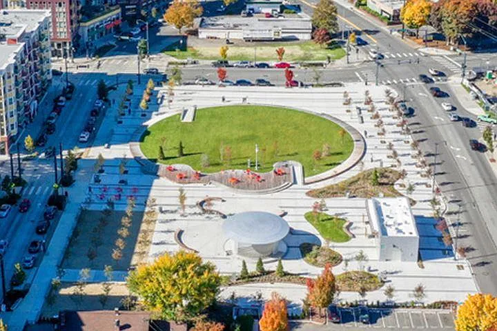 Downtown Redmond is always bustling with families and professionals enjoying the outdoors, good food, coffee, and fun activities!