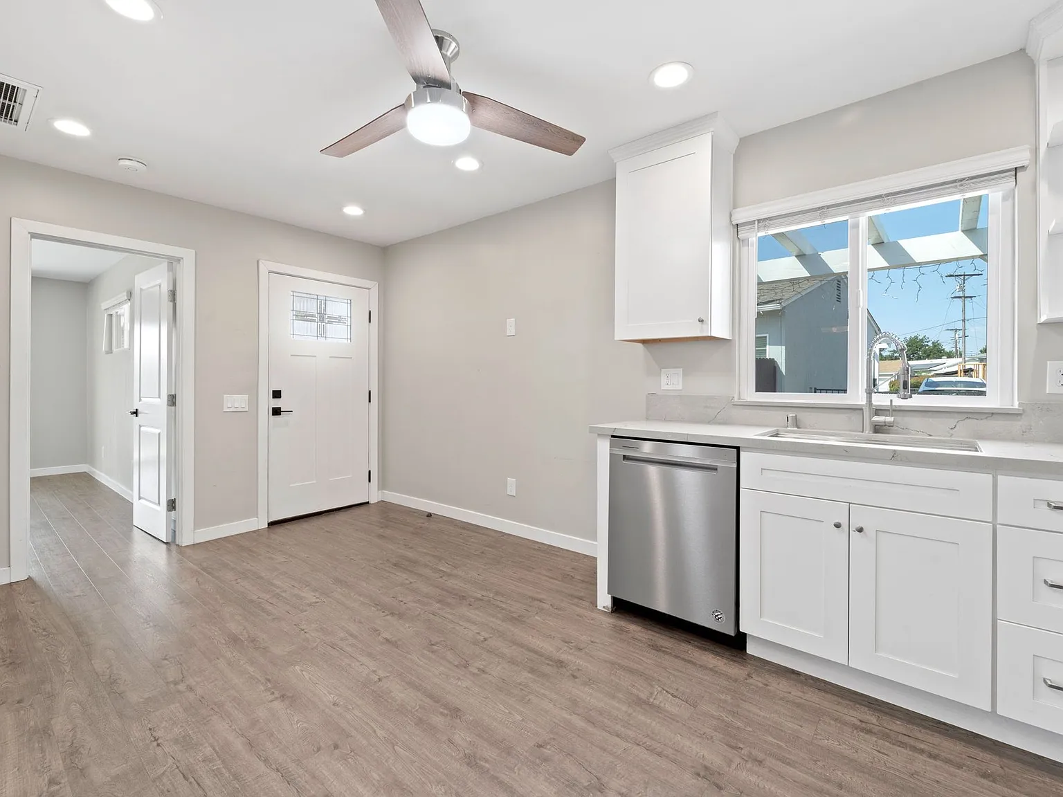 2 bed, 2.0 bath, 750 sqft, $3,195 — Photo 3