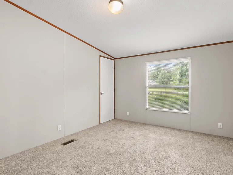 156 County Road 1304 — Photo 8