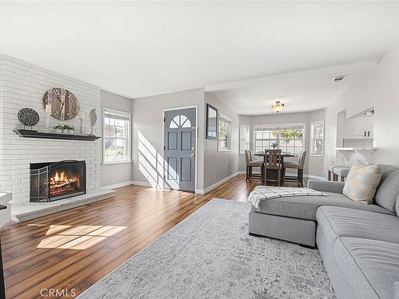 3rd image of 425 Cherry St