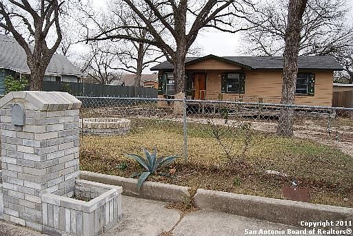1st image of 408 Eskimo St