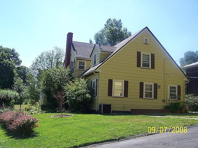 2nd image of 225 Fuller Ter