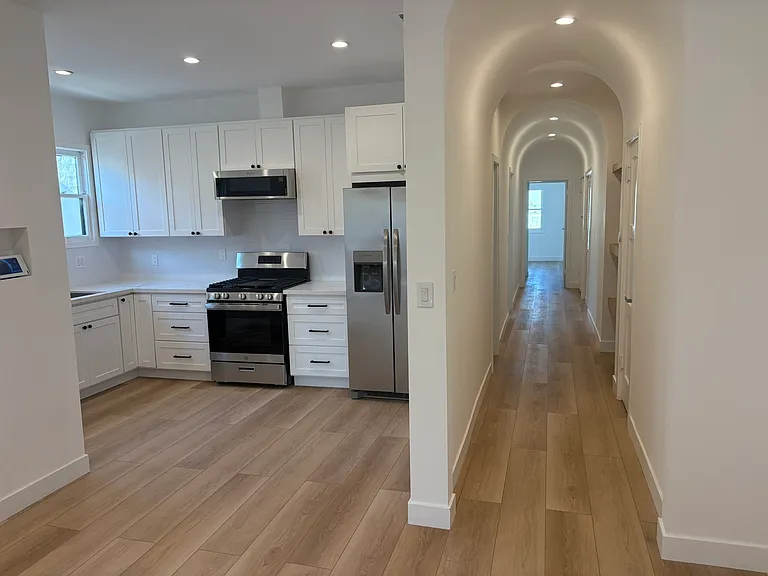 205 S Arnaz Dr #3 — Photo 5