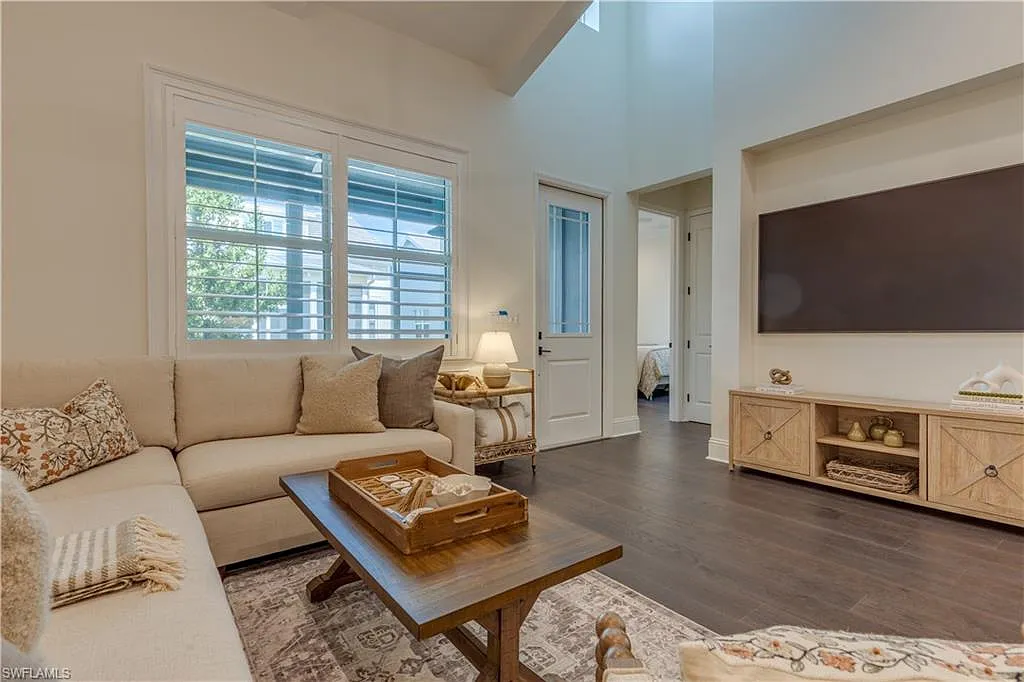 2 bed, 2.0 bath, 1308 sqft, $7,500 — Photo 1