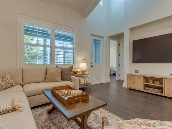 7213 Saona Ct, Naples, FL 34113