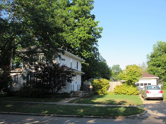 2nd image of 211 N Lincoln Ave