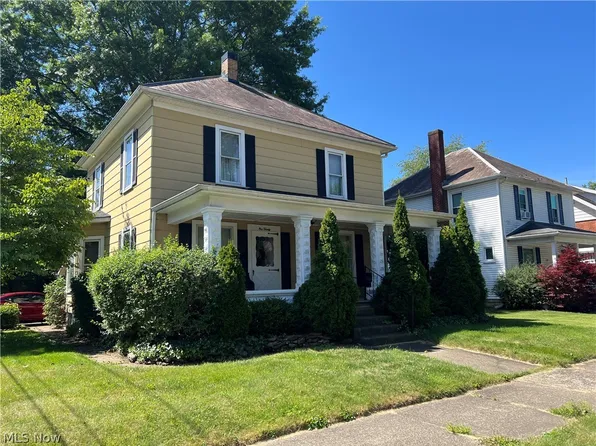 120 W 11th St, Dover, OH 44622