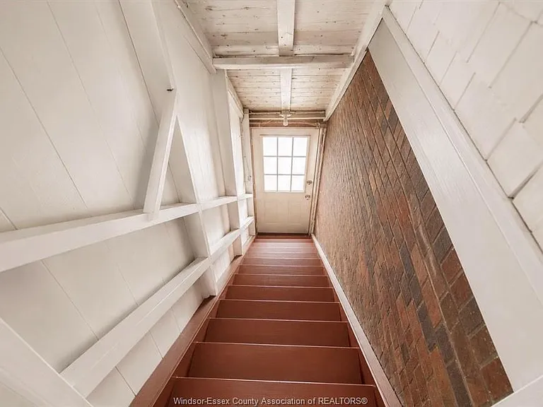 2177 Dougall Ave #UPPER — Photo 13