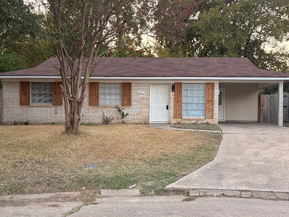 8706 Elbert Cir