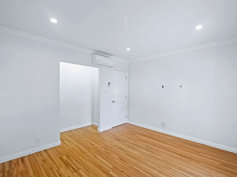 332 S Rexford Dr #1 — Photo 25