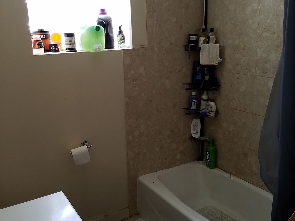 1st image of 1512 N Oakley Blvd #G