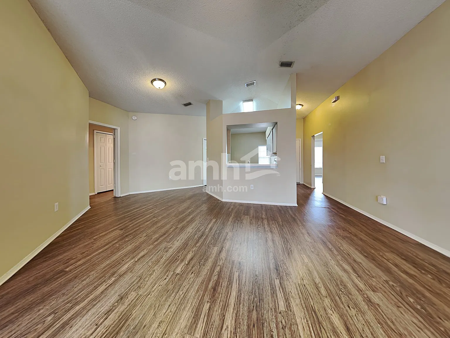 4 bed, 2.0 bath, 1531 sqft, $2,310 — Photo 4