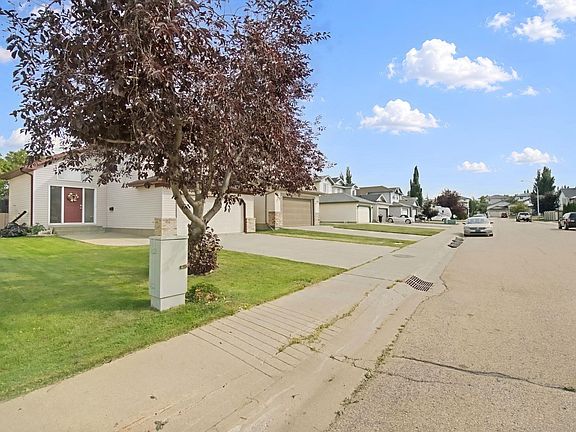 3rd image of 64 Orchid Cres