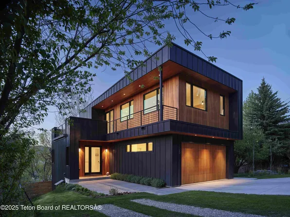125 Pine Dr, Jackson, WY 83001