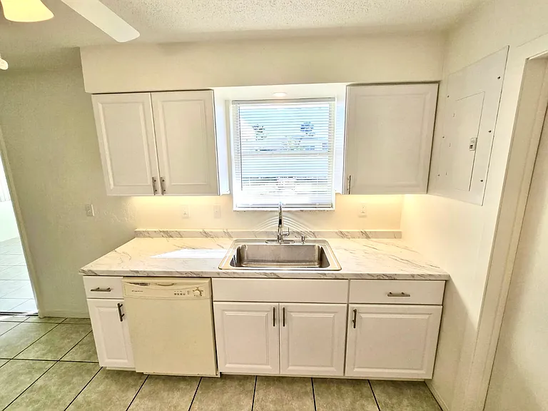 192 Ponce De Leon Dr — Photo 4