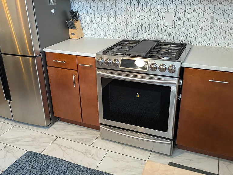 806 Hamilton St NE — Photo 21