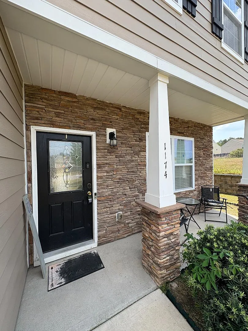 Unit Photo - 1174 Primrose Dr