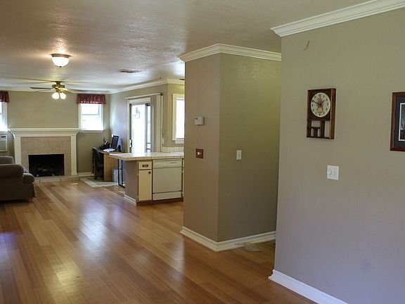 3rd image of 1439 W Ontario Ave