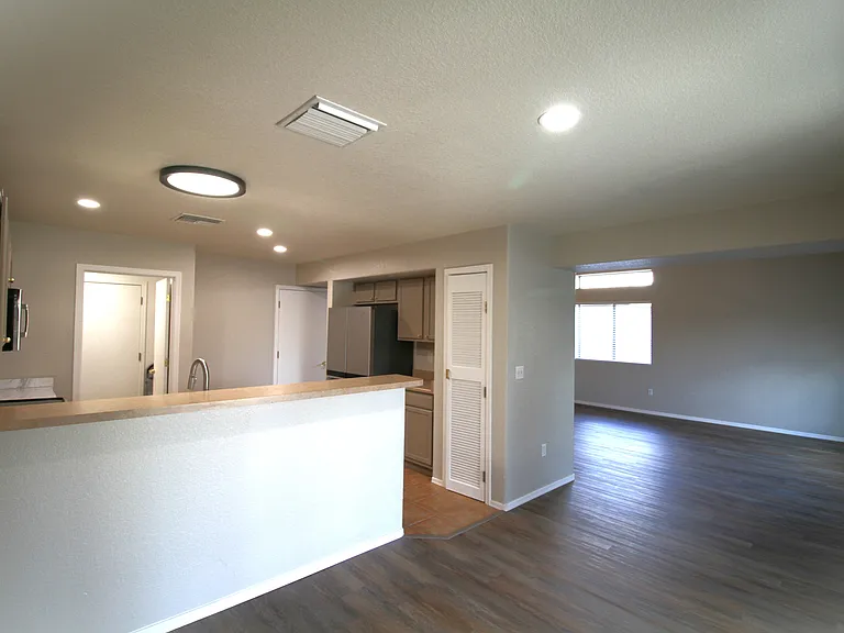 2475 W Waterway Pl — Photo 5