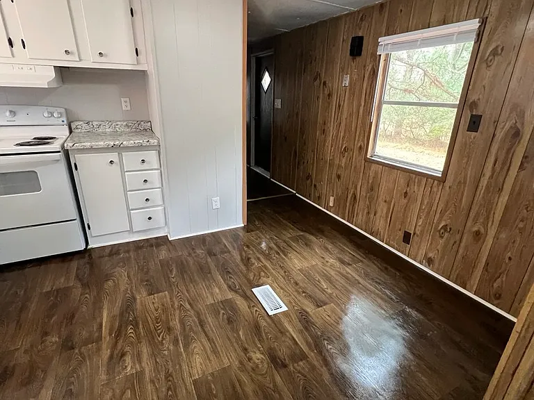 536 Abbott Rd #13 — Photo 6