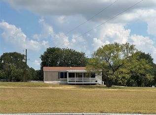 999 Summit Dr, Springtown, TX 76082