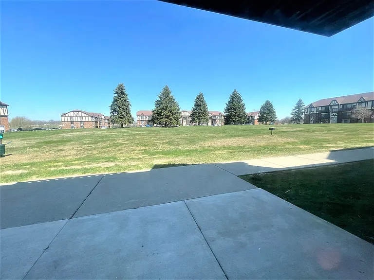 Charter Oaks Apartments — Photo 101