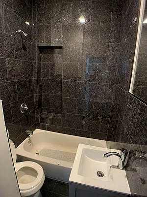 Rented by Cargon Realty | media 35