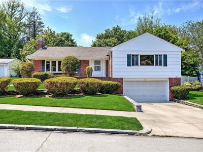 25 Brookway Rd, Providence, RI, 02906