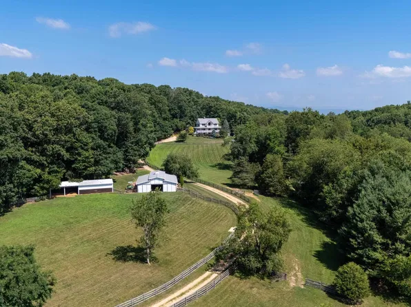 665 Newport Rd, Spottswood, VA 24476