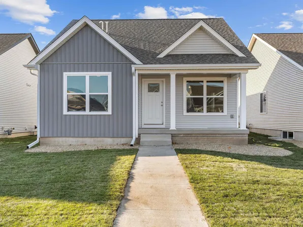 123 Coral Dr, Waterloo, IA 50701