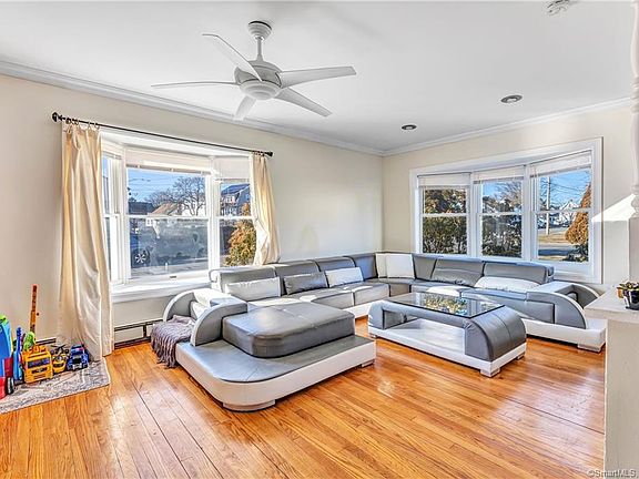 4th image of 308 Amsterdam Ave