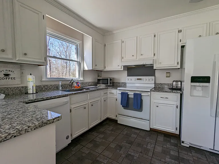 8822 Nottoway Dr — Photo 42
